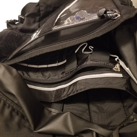 MEC Black Messenger Bag Cross Body Gorpcore Side Bag Laptop Large 17" w/ Pockets - Picture 8 of 14